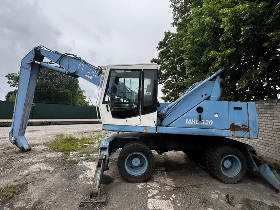 FUCHS MHL 320 šoninis vaizdas